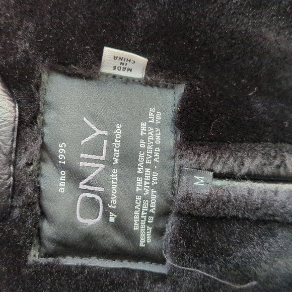 Motorcycle jacket - Picture 2 of 6